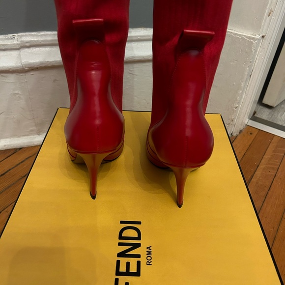 Never Worn FENDI 105mm Red Leather & Knit Over-the-Knee Boots, size 39 (US9) - Picture 6 of 11